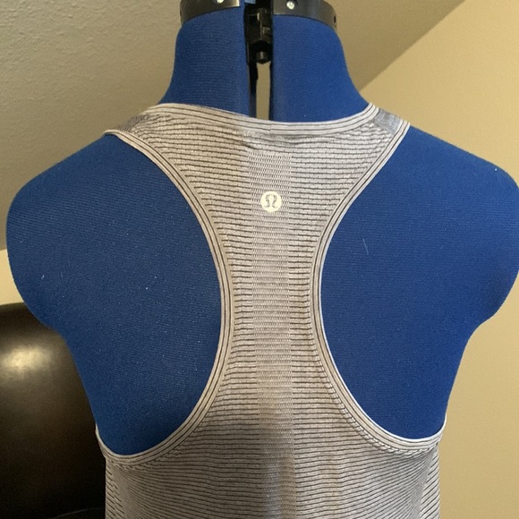 NWOT Lululemon Tank (Race Length) - Picture 3 of 3